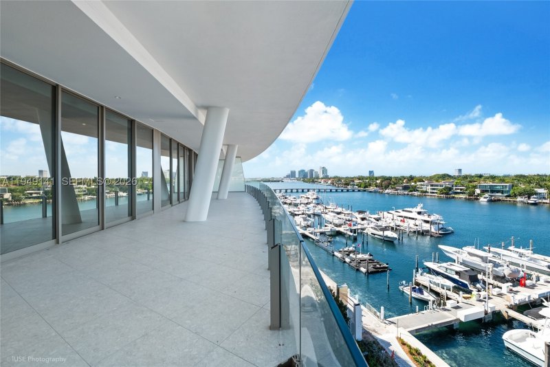 Condo for sale at Vita at Grove Isle S503