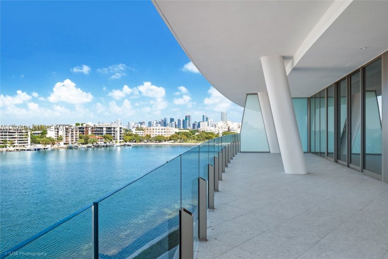 Condo for sale at Vita at Grove Isle S503