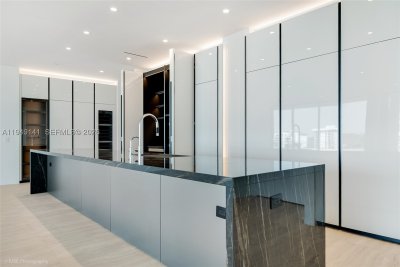 Comprar apartamento en Vita at Grove Isle S503