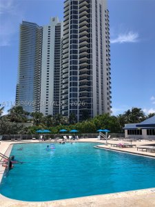 Aluguel de apartamento no Aventura Beach Club 823