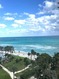 Aluguel de apartamento no Aventura Beach Club 823