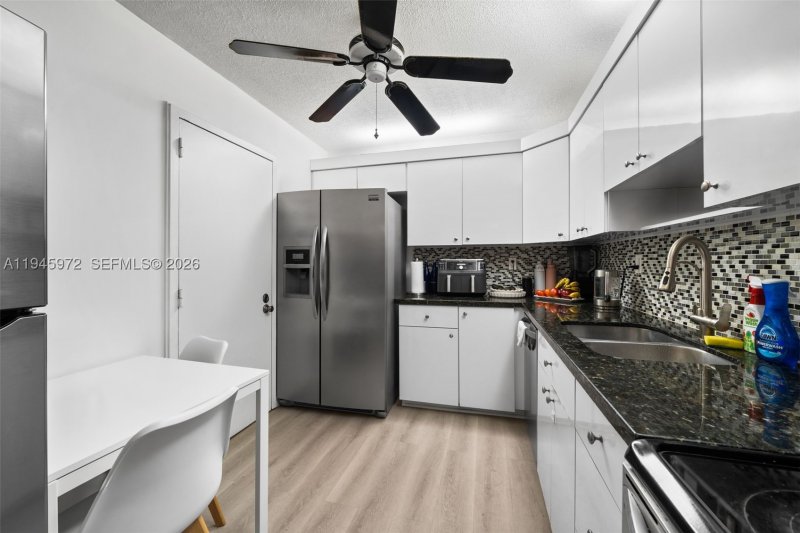 Condo for sale at Olympus Towers 606