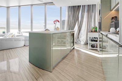 Comprar apartamento no Residences by Armani / Casa 4404