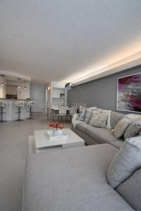 Aluguel de apartamento no The Collins Condo 1206