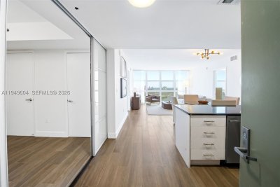 Comprar apartamento no 50 Biscayne 3904