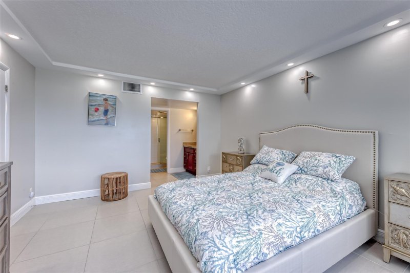 Apartment for rent at Playa Del Mar 712