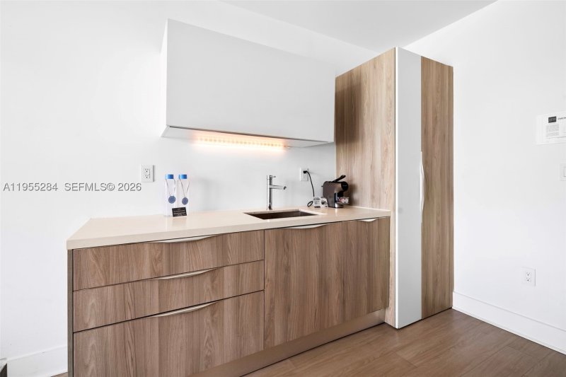 Condo for sale at 1215 on West 408