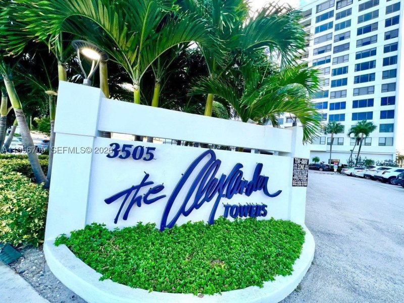 Apartment for rent at Alexander Towers 619