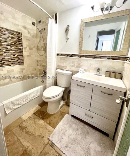 Apartment for rent at Alexander Towers 619