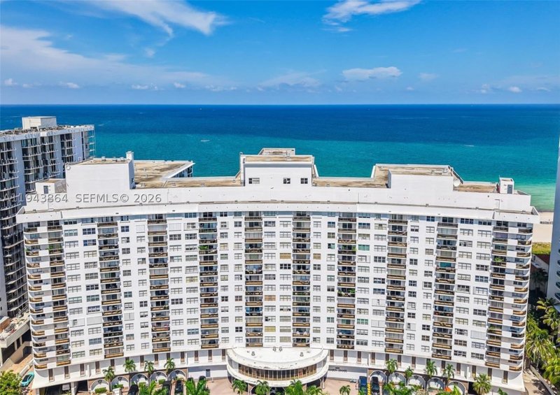 Condo for sale at Maison Grande 1232