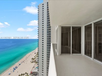 Aluguel de apartamento no Ocean Two 2503