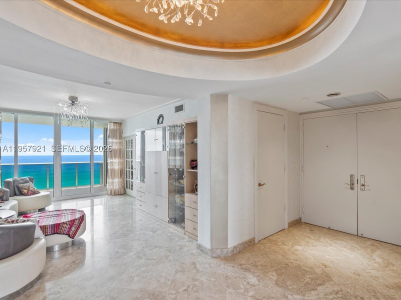 Aluguel de apartamento no Ocean Two 2503