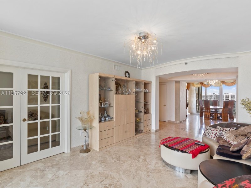 Aluguel de apartamento no Ocean Two 2503