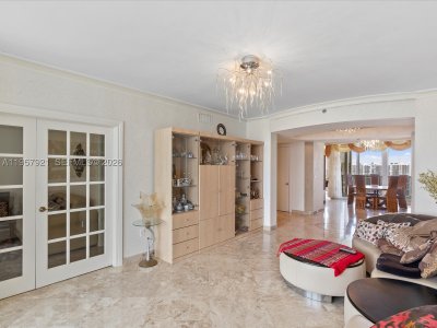 Aluguel de apartamento no Ocean Two 2503