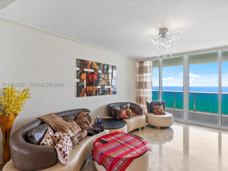 Aluguel de apartamento no Ocean Two 2503