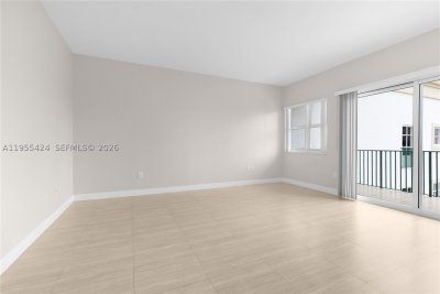 Comprar apartamento en Turnberry Village 402