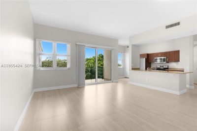 Comprar apartamento en Turnberry Village 402