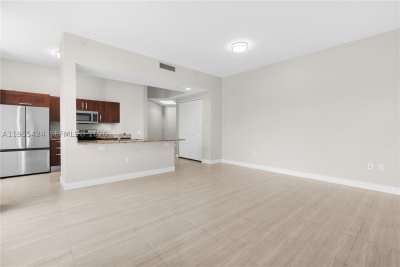 Comprar apartamento en Turnberry Village 402