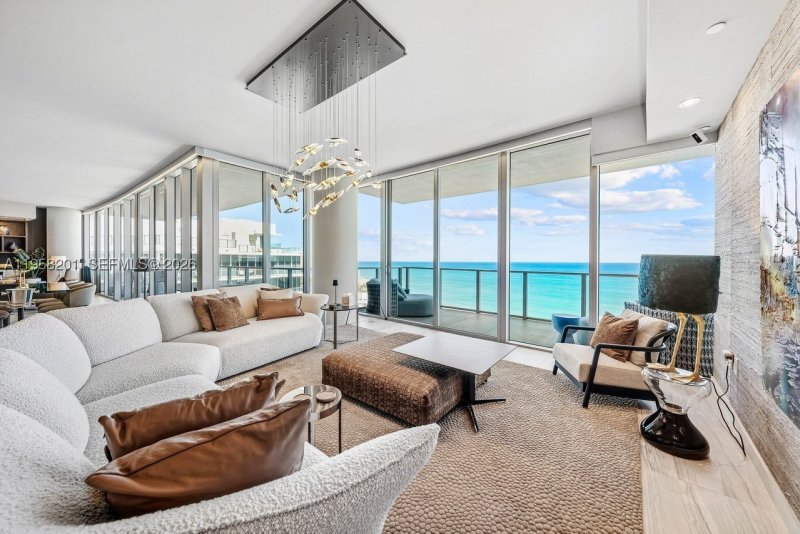 Condo for sale at Auberge Beach Residences Spa S1704/05