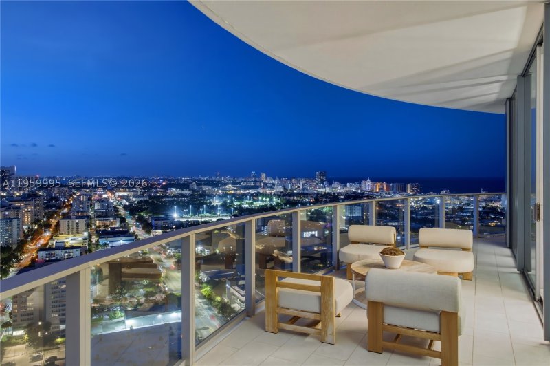 Comprar apartamento no Five Park Miami Beach 2903
