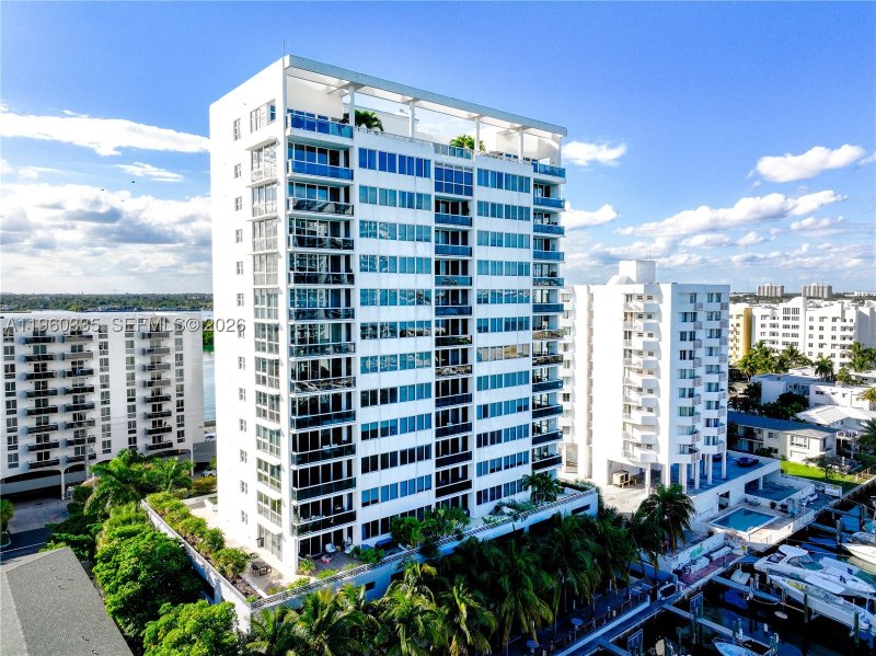 Condo for sale at Blue Bay Tower 903