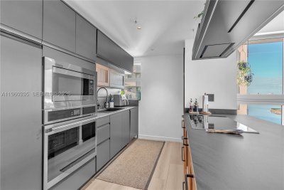 Comprar apartamento no Blue Bay Tower 903