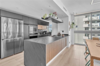 Comprar apartamento no Blue Bay Tower 903