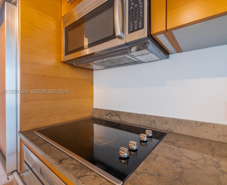 Condo for sale at Icon Brickell Tower I 2304