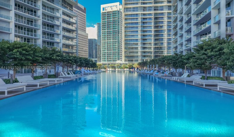 Condo for sale at Icon Brickell Tower I 2304