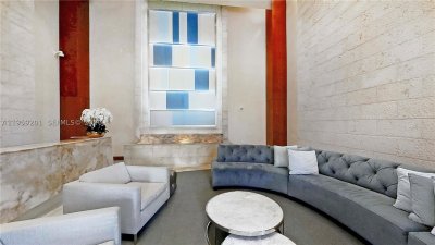 Comprar apartamento no Brickell on the River North 2408