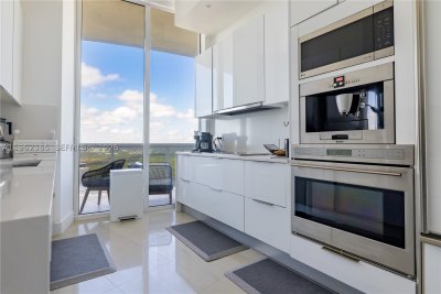 Comprar apartamento no Trump Tower One 3605