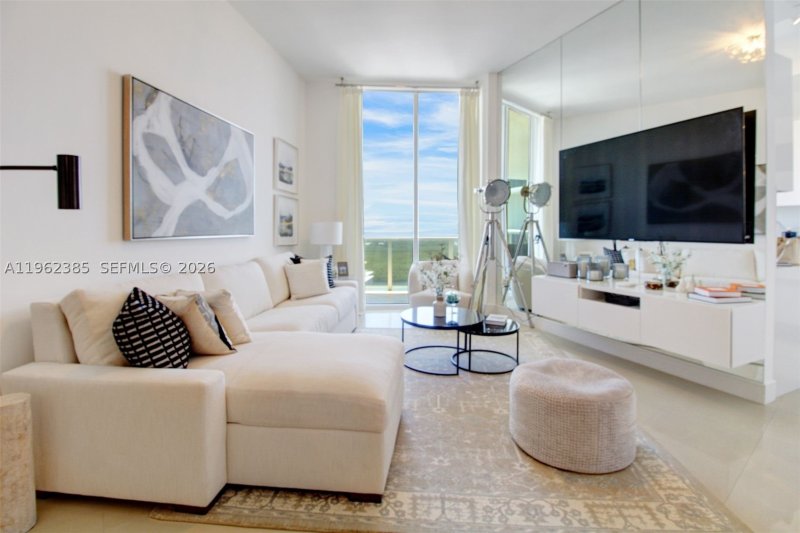 Condo for sale at Trump Tower One 3605
