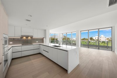 Comprar apartamento en La Baia South 502