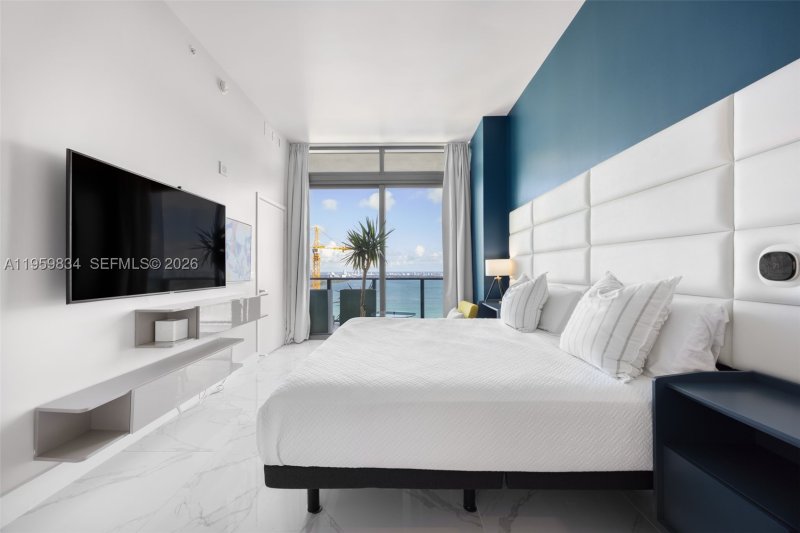 Condo for sale at Icon Bay PH 4002