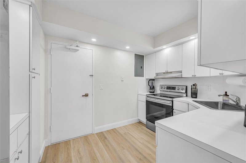 Condo for sale at Royal Ambassador 1114