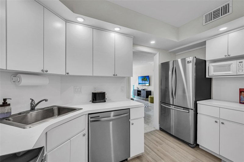 Condo for sale at Royal Ambassador 1114