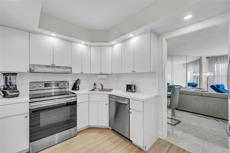 Condo for sale at Royal Ambassador 1114