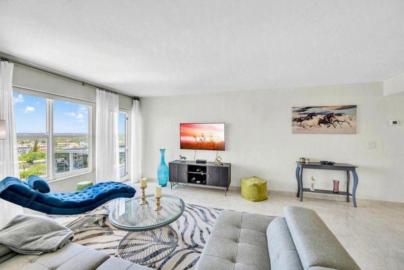 Condo for sale at Royal Ambassador 1114