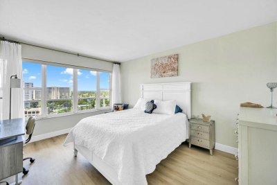 Comprar apartamento en Royal Ambassador 1114