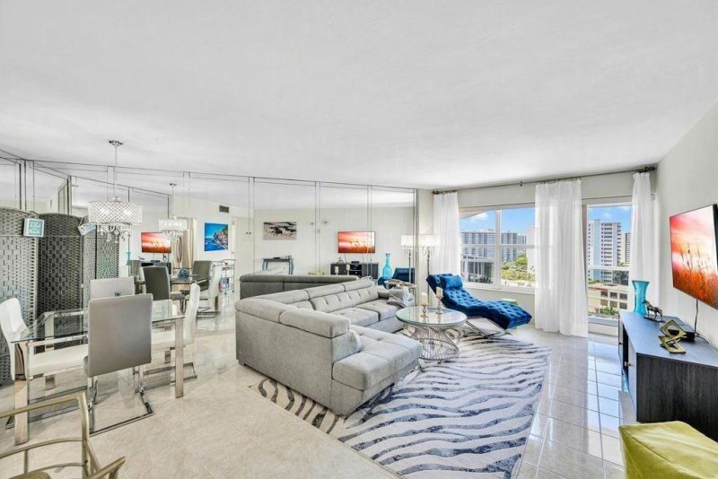 Condo for sale at Royal Ambassador 1114