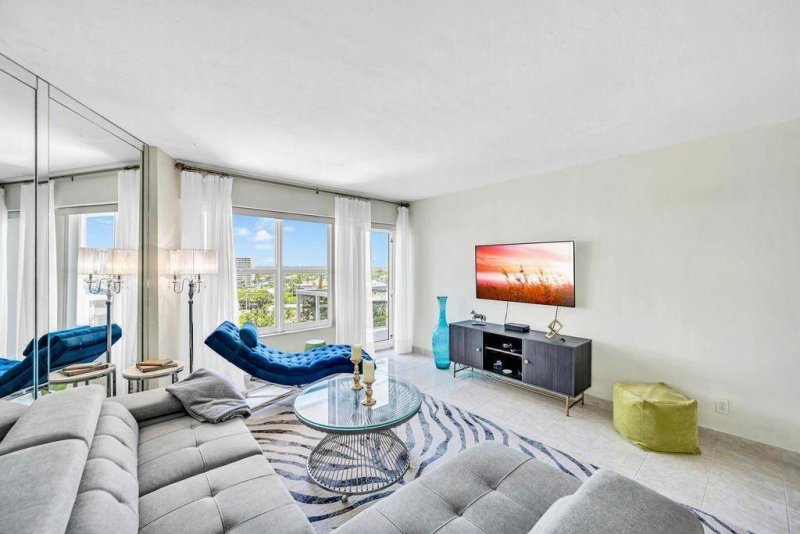 Condo for sale at Royal Ambassador 1114