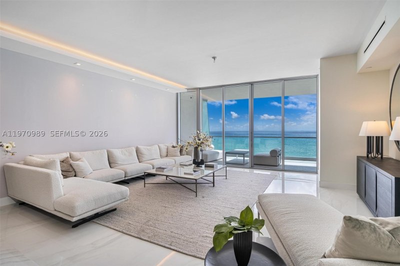 Alquiler de apartamento en Turnberry Ocean Club 2003