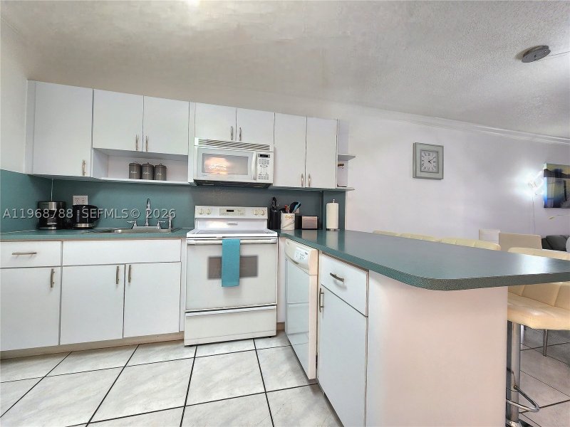 Condo for sale at Sea Air Towers 620