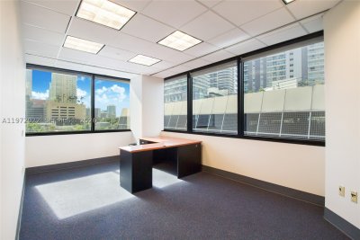 Comprar apartamento no The Club At Brickell Bay 505-B