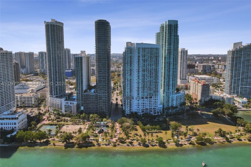 Apartment for rent at Opera Tower 2510