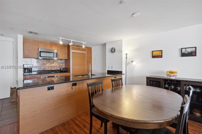 Comprar apartamento no 50 Biscayne 2111