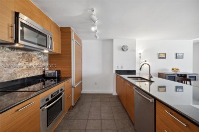 Comprar apartamento no 50 Biscayne 2111
