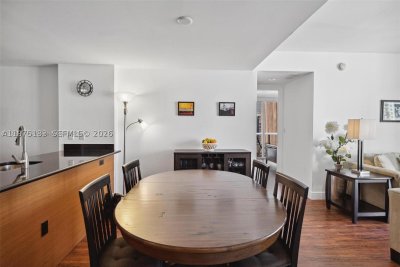 Comprar apartamento no 50 Biscayne 2111