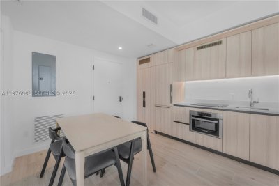 Comprar apartamento no District 225 3009