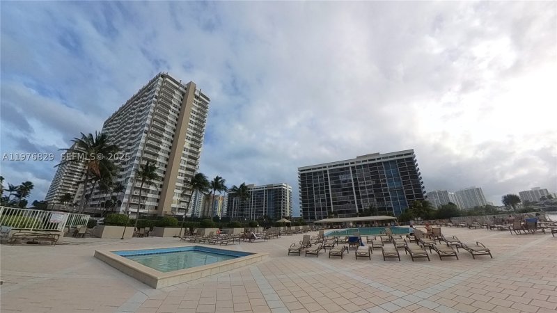 Comprar apartamento en The Hemispheres 7E
